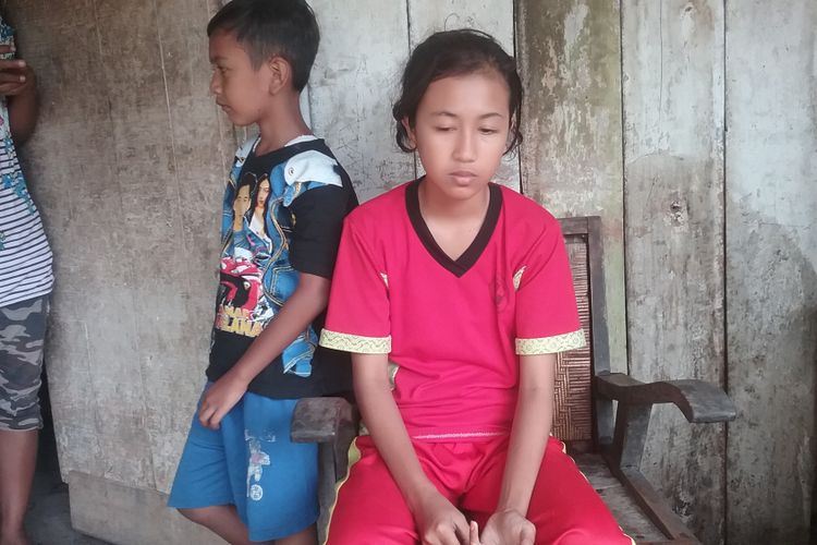 Selawati, anak yang butuh biaya sekolah.