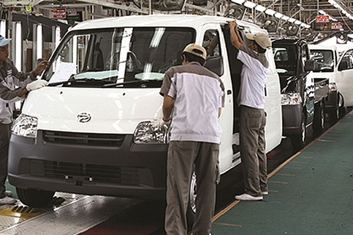 Produksi Gran Max di pabrik Daihatsu Indonesia, Sunter, Jakarta Utara.