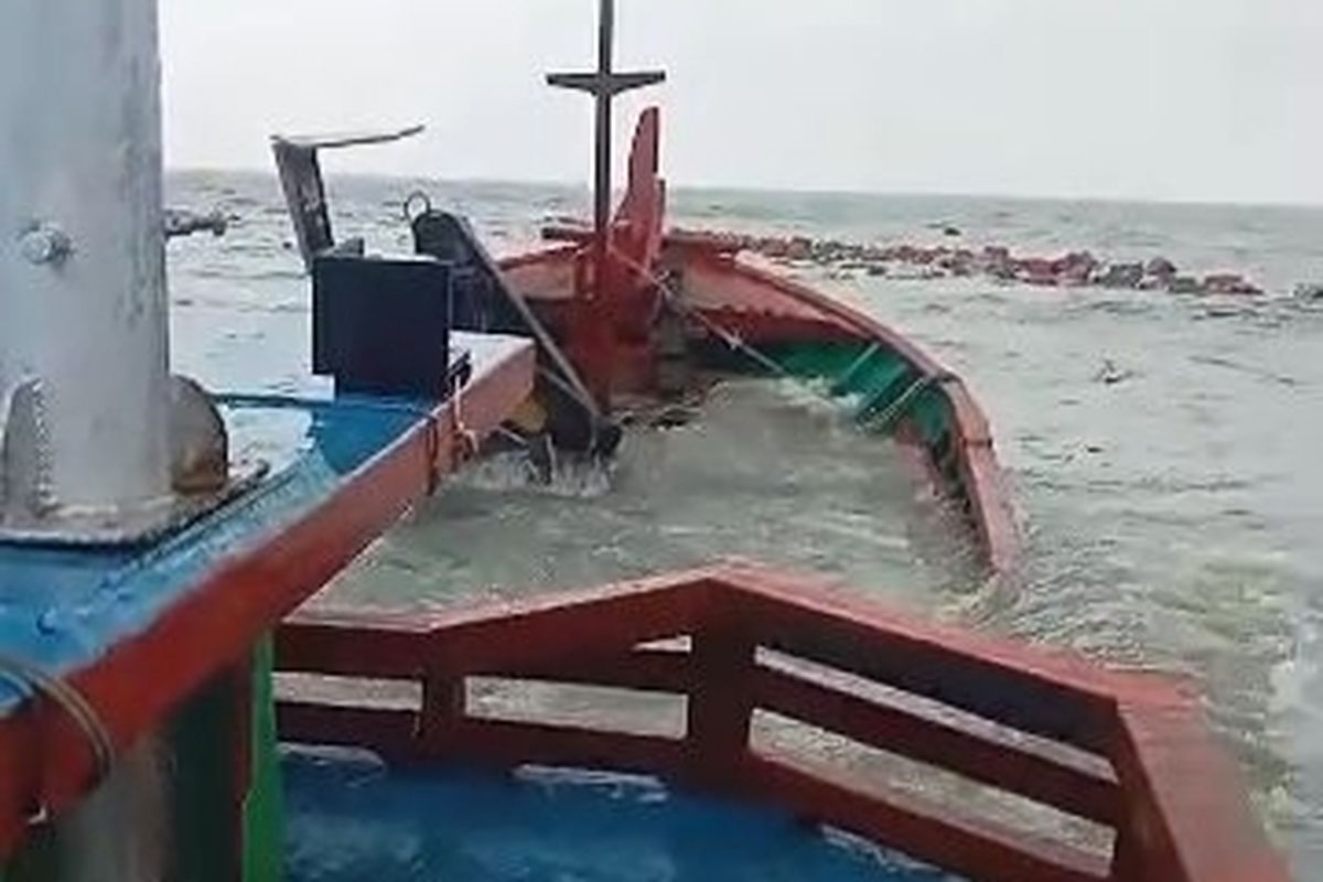 Kapal Ikan Karam di Bangka Belitung, 6 ABK Bertahan Pakai Jaket Pelampung