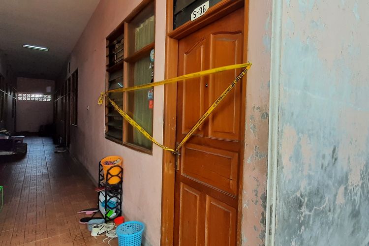 Jasad perempuan berinisial Y (19) ditemukan di sebuah kamar kos di Jalan Buaran Megah, Kelurahan Klender, Kecamatan Duren Sawit, Jakarta Timur, Senin (18/7/2022) siang. Korban diduga korban pembunuhan.