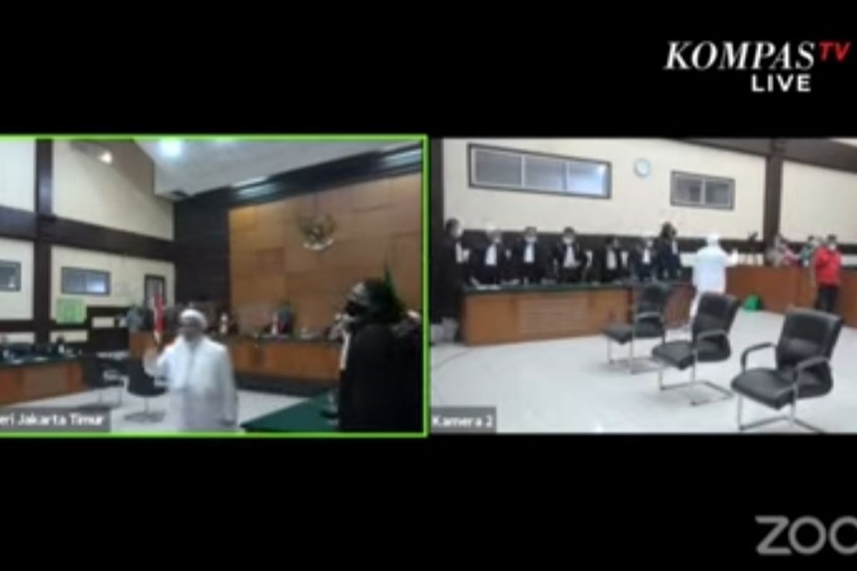 Terdakwa kasus tes usap di RS Ummi Bogor, Rizieq Shihab, setelah menjalani sidang vonis pada hari ini, Kamis (24/6/2021).