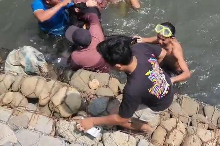 Relawan MBG di Bengkulu Ditemukan Tewas di Sungai, Ada Batu di Dalam Bajunya