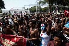 Demo di Depan Istana, Mahasiswa Papua Teriakkan Referendum