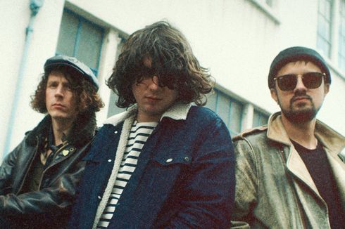 Lirik dan Chord Lagu Two Doors Down - Mystery Jets