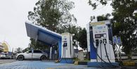 Pengguna Perlu Paham, Isi Daya di SPKLU Tak Harus 100 Persen