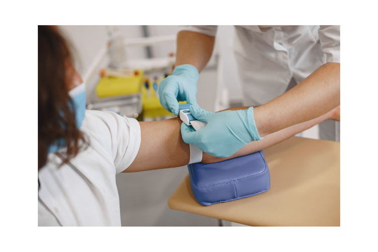 Ilustrasi pemeriksaan kesehatan. Ada beberapa pemeriksaan kesehatan dasar yang perlu Anda peroleh secara berkala, minimal setahun sekali, terutama bagi Anda berusia 40 tahun.