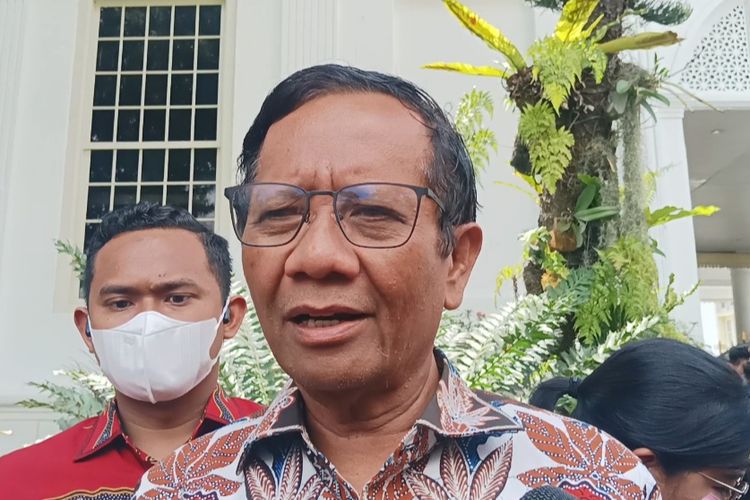 Menko Polhukam yang juga cawapres nomor urut 3, Mahfud MD di Kompleks Istana Kepresidenan, Jakarta, Selasa (9/1/2024).