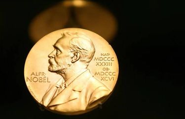 Emas pada Penghargaan Nobel