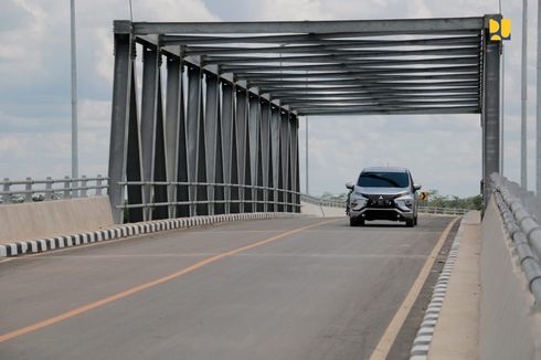 Ini Bahaya Menyalip Kendaraan di Jembatan