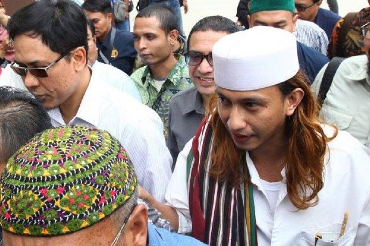 Habib Bahar bin Smith menjalani pemeriksaan di Mapolda Jabar, Jalan Soekarno-Hatta, Kota Bandung, Jawa Barat Selasa (18/12/2018).