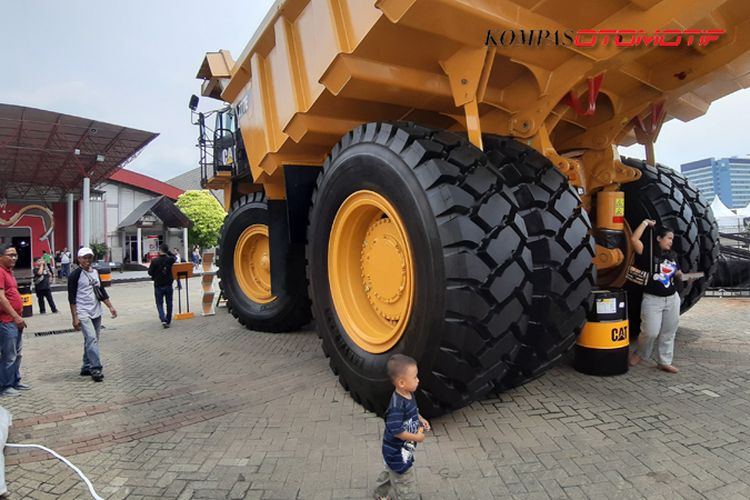 Truk raksasa CAT 777E di IIMS 2019