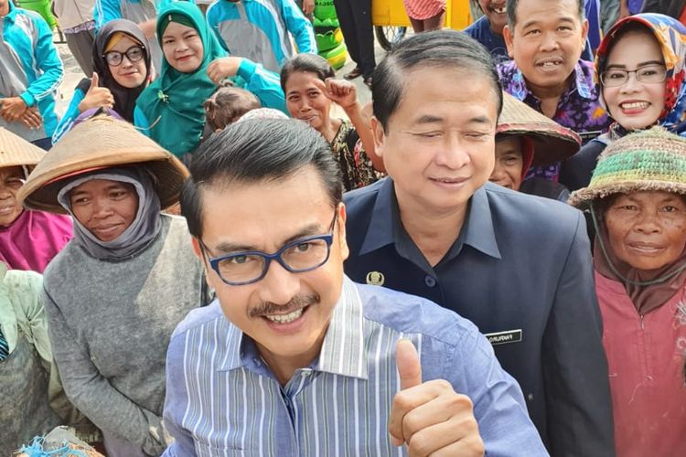 Wali Kota Salatiga Yuliyanto bersama pejuang sampah di TPA Ngronggo