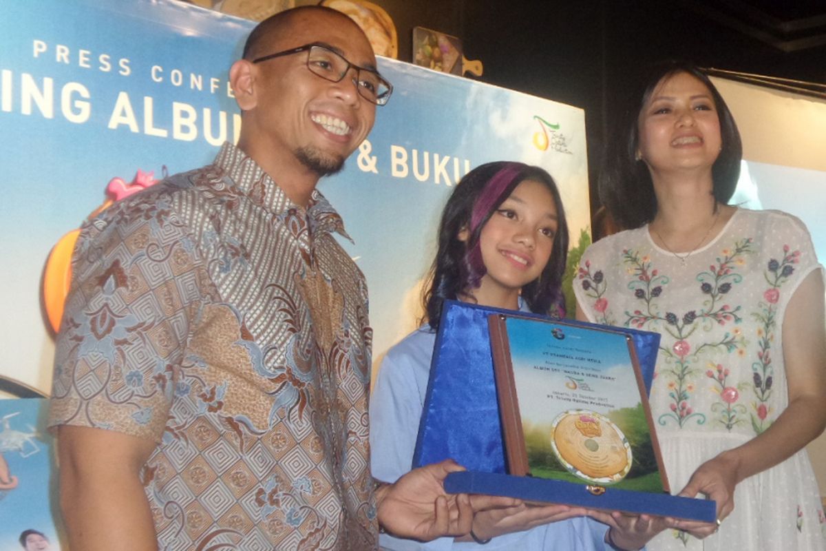 Naura dalam peluncuran album soundtrack film Naura & Genk Juara di Gramedia Pondok Indah Mall, Jakarta Selatan, Rabu (25/10/2017).