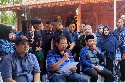 Mampir di Kendal, SBY Nyanyi 2 Lagu Kotak dan Beli Ubi Rebus