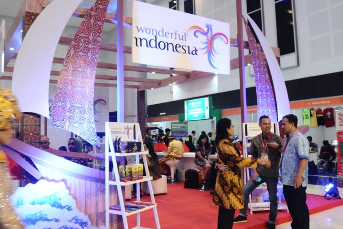 Bentuk Kapal Pinisi sebagai booth Sulawesi dalam MITF 2019.