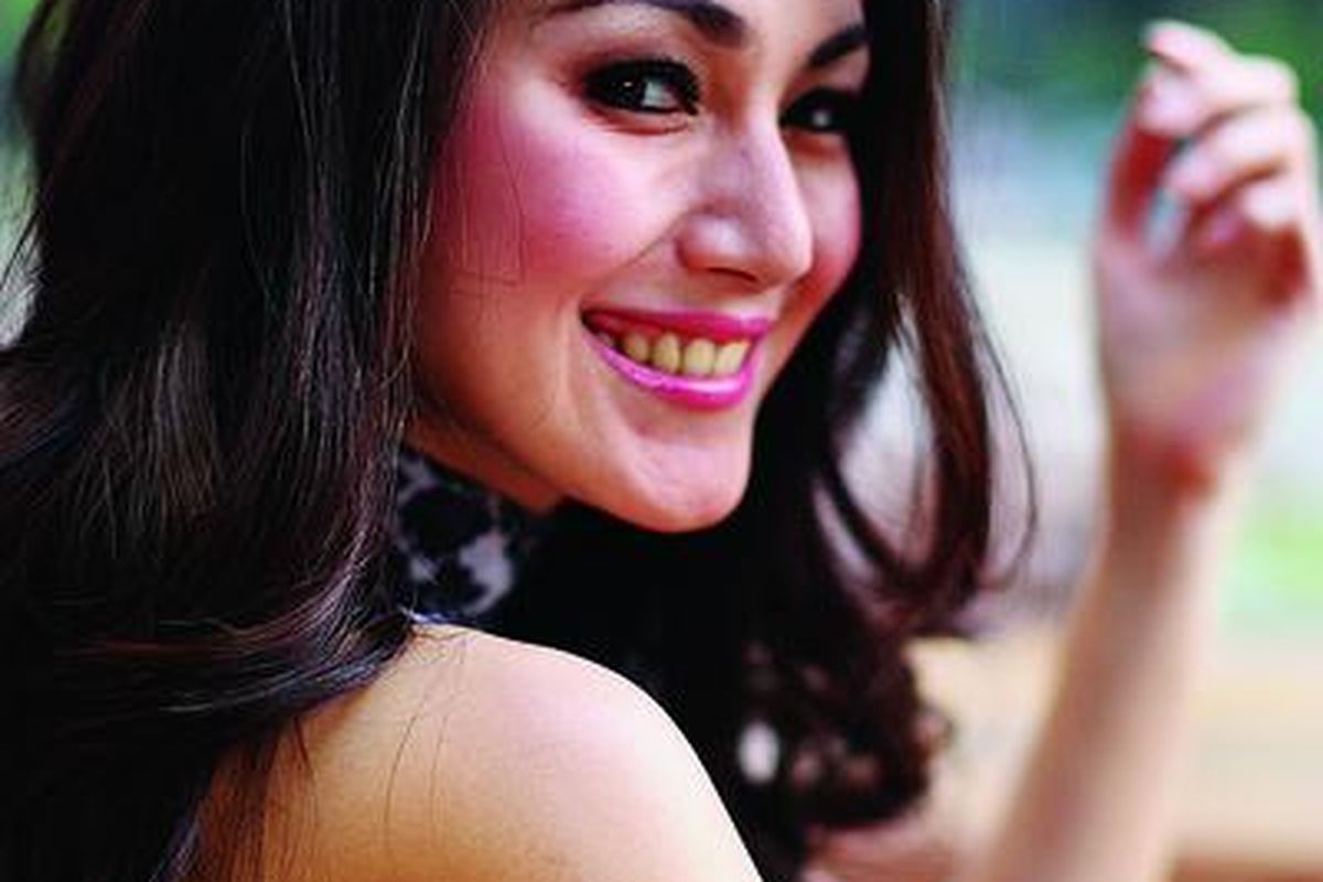 Sierra Soetedjo meninggalkan kuliah bisnis yang sudah dua tahun ia jalani, dan pindah ke sekolah musik.