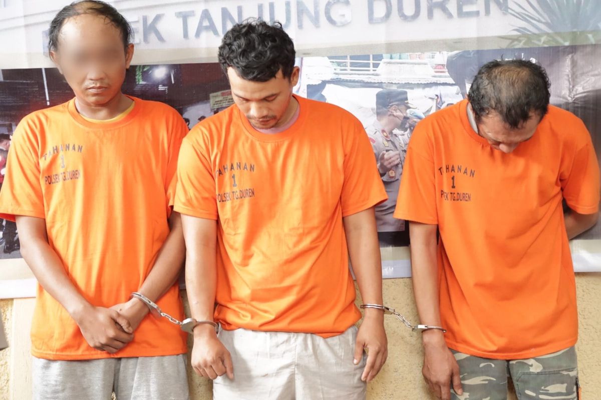 Tiga pelaku pembacokan sopir taksi online ditangkap. 