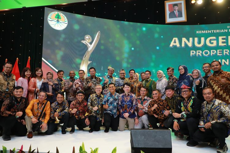 Pertamina dan subholdingnya dalam acara Anugerah Penghargaan Proper Emas 2023.