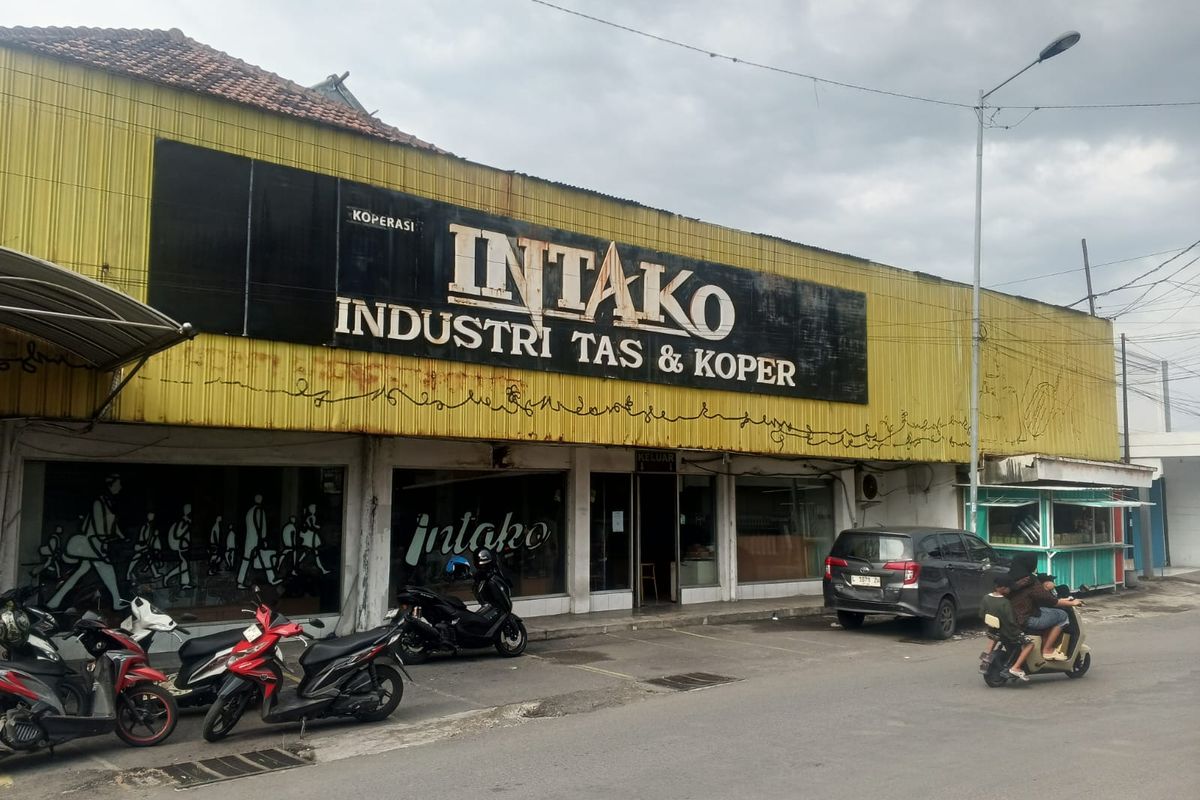 Toko Koperasi Intako di Kecamatan Tanggulangin, Kabupaten Sidoarjo, Jawa Timur, Rabu (18/3/2026).