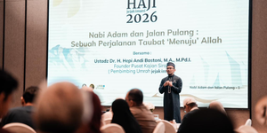 Sesi pemberian materi bersama pembimbing ibadah jejak imani, Ustadz Dr. H. Hepi Andi Bastoni M.A., M.Pd.I. (Dok. jejak imani) 