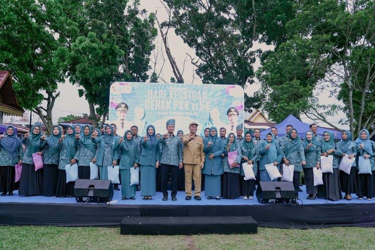 Peringati HKG PKK Ke-54, Pemkot Pekanbaru dan TP PKK Salurkan 2.500 Paket Sembako