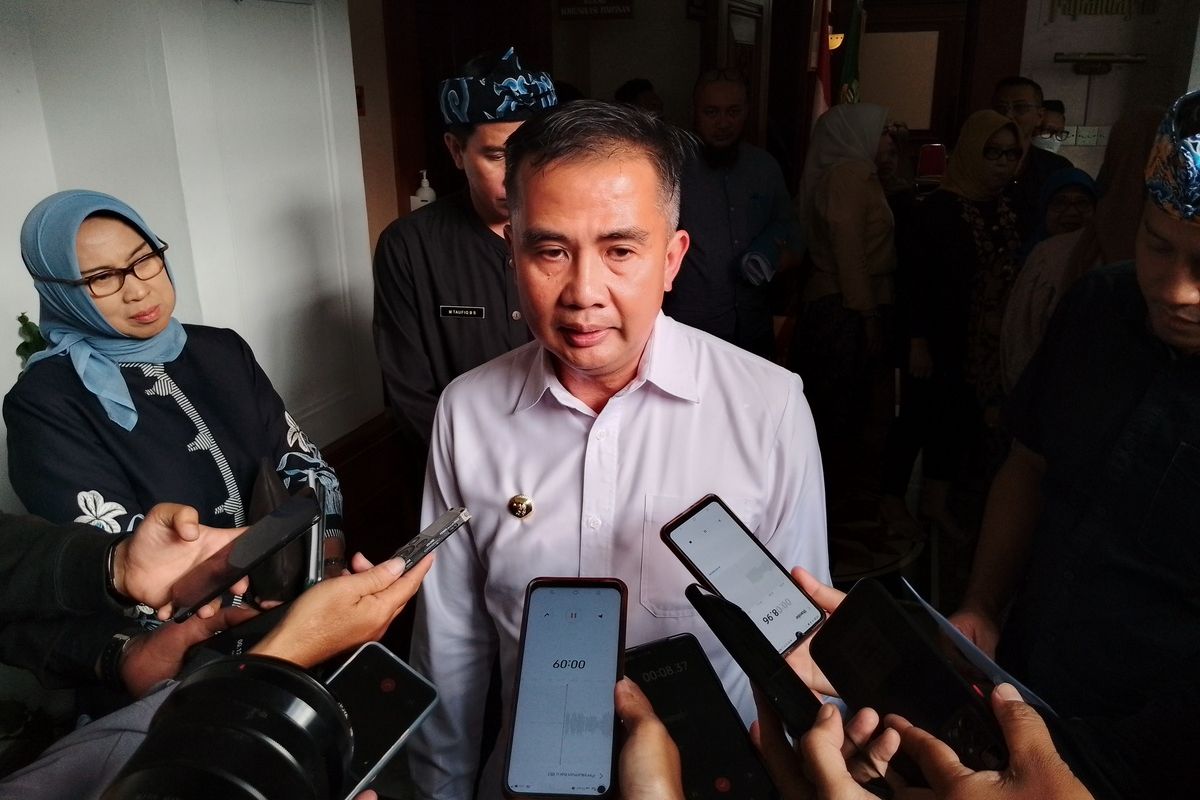 Pj Gubernur Jabar, Bey Machmudin usai kegiatan rapat pimpinan di Gedung Sate, Kota Bandung, Kamis (7/9/2023).