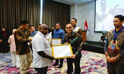 Konsisten Terapkan ESG, Grup Merdeka Catat Prestasi Gemilang Sepanjang 2025