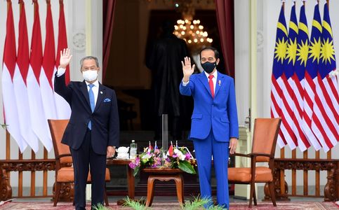   Indonesia and Malaysia Meet for First Summit Since Covid-19 Pandemic
