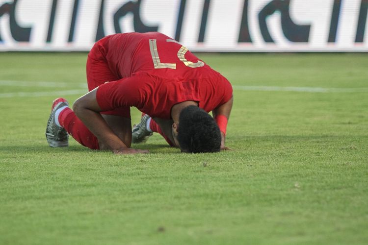 Penyerang timnas U-23 Indonesia, Muhammad Rafli, seusai mencetak gol ke gawang timnas U-23 Iran di Stadion Kapten I Wayan Dipta, Gianyar, Rabu (13/11/2019).