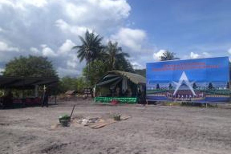 Inilah lokasi pembangunan Monumen Keselamatan Penerbangan di Pantai Umbang, Desa Sungai Bakau, Kecamatan Kumai, Kotawaringin Barat, Kalteng. Tempat itu bisa ditempuh dalam waktu 45-60 menit dari Pangkalan Bun.