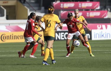 Aksi penyerang timnas wanita Indonesia, Zahra Muzdalifah, saat melawan Australia pada laga Piala Asia Wanita 2022, Jumat (21/1/2022) malam WIB.