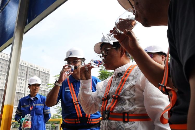 Gubernur Jakarta Pramono Anung saat melakukan kunjungan kerja ke IPA Mookervart PAM JAYA, Jakarta Barat beberapa waktu lalu. 
