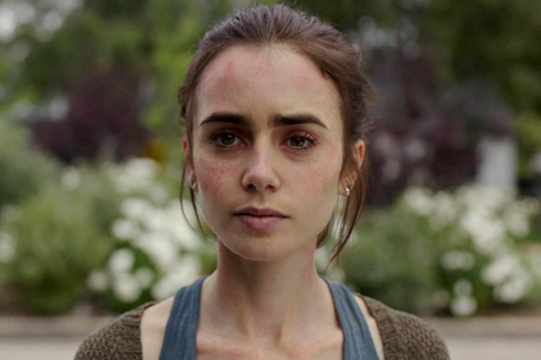 Sinopsis To the Bone, Lily Collins Melawan Anoreksia