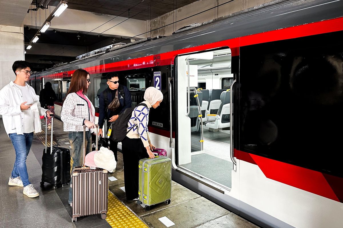Ilustrasi penumpang KAI Commuter.