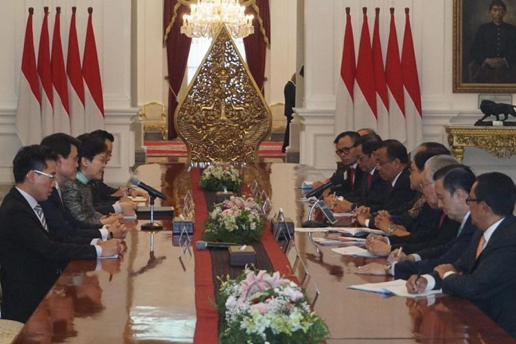 Presiden Joko Widodo, Rabu (25/4/2018), menerima Kepala Eksekutif Hong Kong Mrs Carrie Lam di Istana Merdeka, Jakarta. 