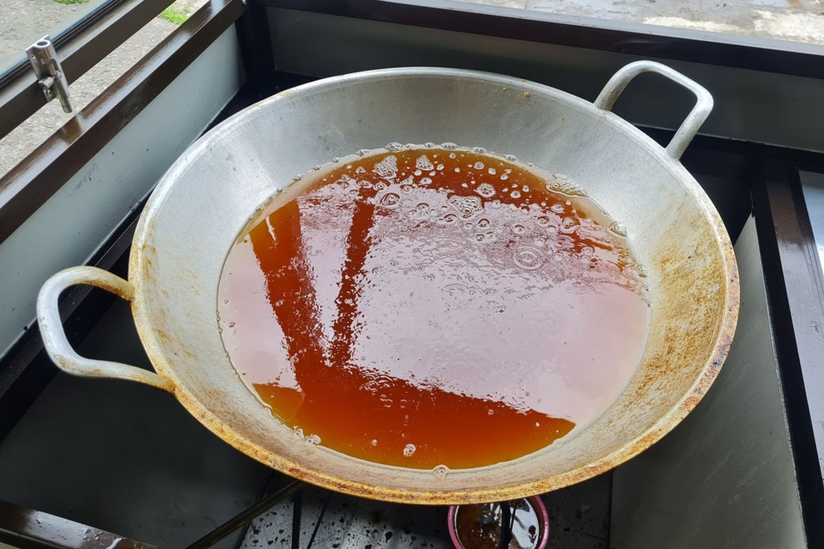Tanda Minyak Goreng Harus Diganti dan Bahaya Penggunaan Berulang