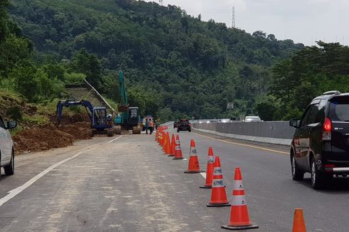 Tol Semarang Solo Longsor, Begini Cara Aman Mengemudi di Jalan Aspal Berlumpur