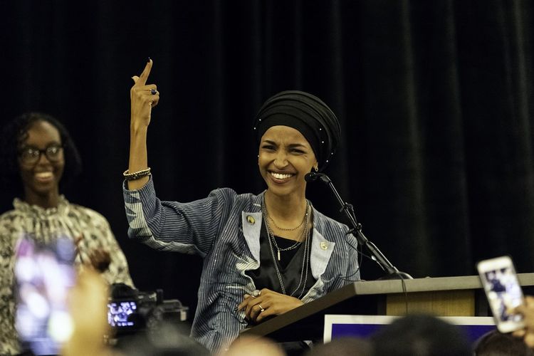 Ilhan Omar, politisi perempuan Muslim yang terpilih sebagai anggota House of Representatives dari Negara Bagian Minnesota ketika berbicara di hadapan pendukungnya Selasa (6/11/2018).