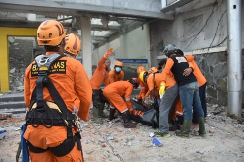 Bongkar Gedung Bekas Apotek, Pekerja Proyek Tewas Tertimpa Bangunan