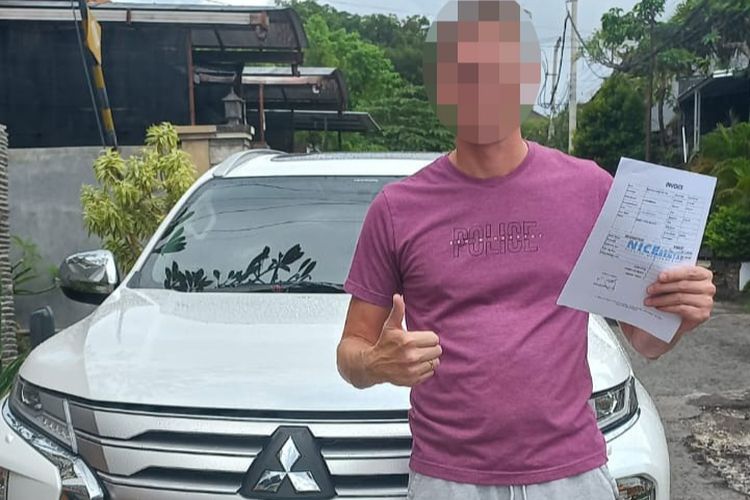 WN Irlandia, MRK (36), pengemudi mobil Pajero Sport DK 1682 QJ yang diduga menyebabkan kecelakaan beruntun di simpang Jalan Sunset Road-Jalan Kunti, Kuta, Badung, Bali, pada Kamis (27/7/2023). /Humas Polresta Denpasar