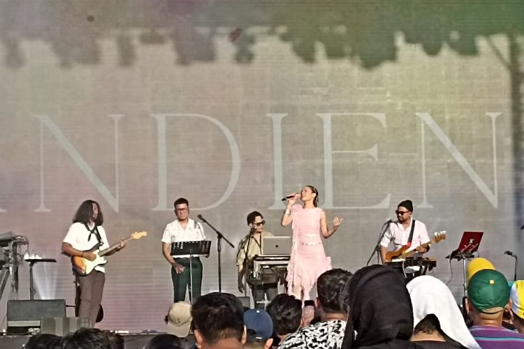 Andien di Joyland Festival 2023 di Nusa Dua, Bali, Sabtu (18/3/2023) 