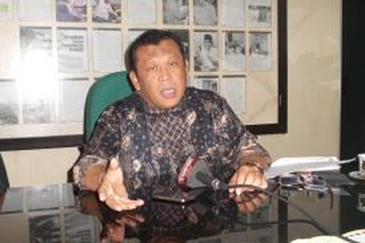 Eggi Sudjana, pengacara dari mantan Kepala Dinas Perhubungan DKI Jakarta Udar Priatono yang saat ini menjadi tersangka korupsi pengadaan bus transjakarta.