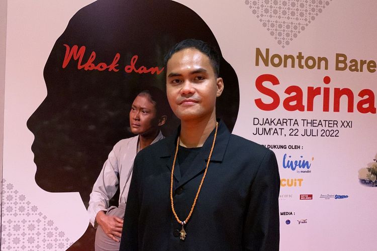 Sutradara Wregas Bhanutedja saat ditemui di acara peluncuran film pendek Mbok dan Bung di kawasan Thamrin, Jakarta Pusat, Jumat (22/7/2022). Mbok dan Bung menceritakan sosok Sarinah, pengasuh Soekarno saat masih kecil. 