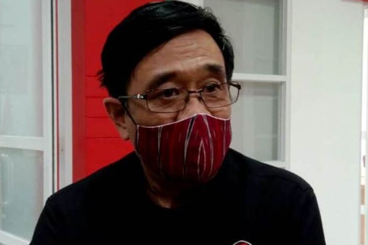 Ketua DPP PDI Perjuangan Djarot Syaiful Hidayat menjawabpertanyaan wartawan di kantor DPD PDI Perjuangan di Jalan Letjen Djamin Ginting, Kota Medan, Kamis (23/7/2020)