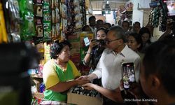 Tinjau Pasar Johar Baru Jakarta, Mendag Zulhas: Jelang Nataru, Harga Bapok Stabil