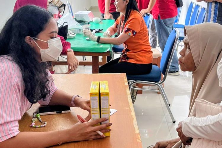 Kalbe Gelar Pemeriksaan Gratis untuk Mata dan Diabetes di Kendari