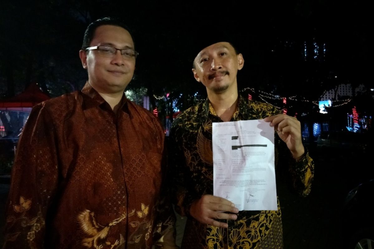 Dosen Filsafat Universitas Indonesia Rocky Gerung dilaporkan ke Polda Metro Jaya lantaran menyebut kitab suci sebagai karya fiksi di sebuah acara di televisi swasta, Rabu (11/4/2018).