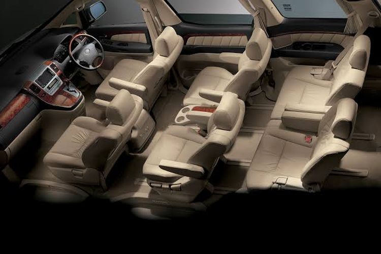 Ilustrasi interior Toyota Alphard generasi pertama
