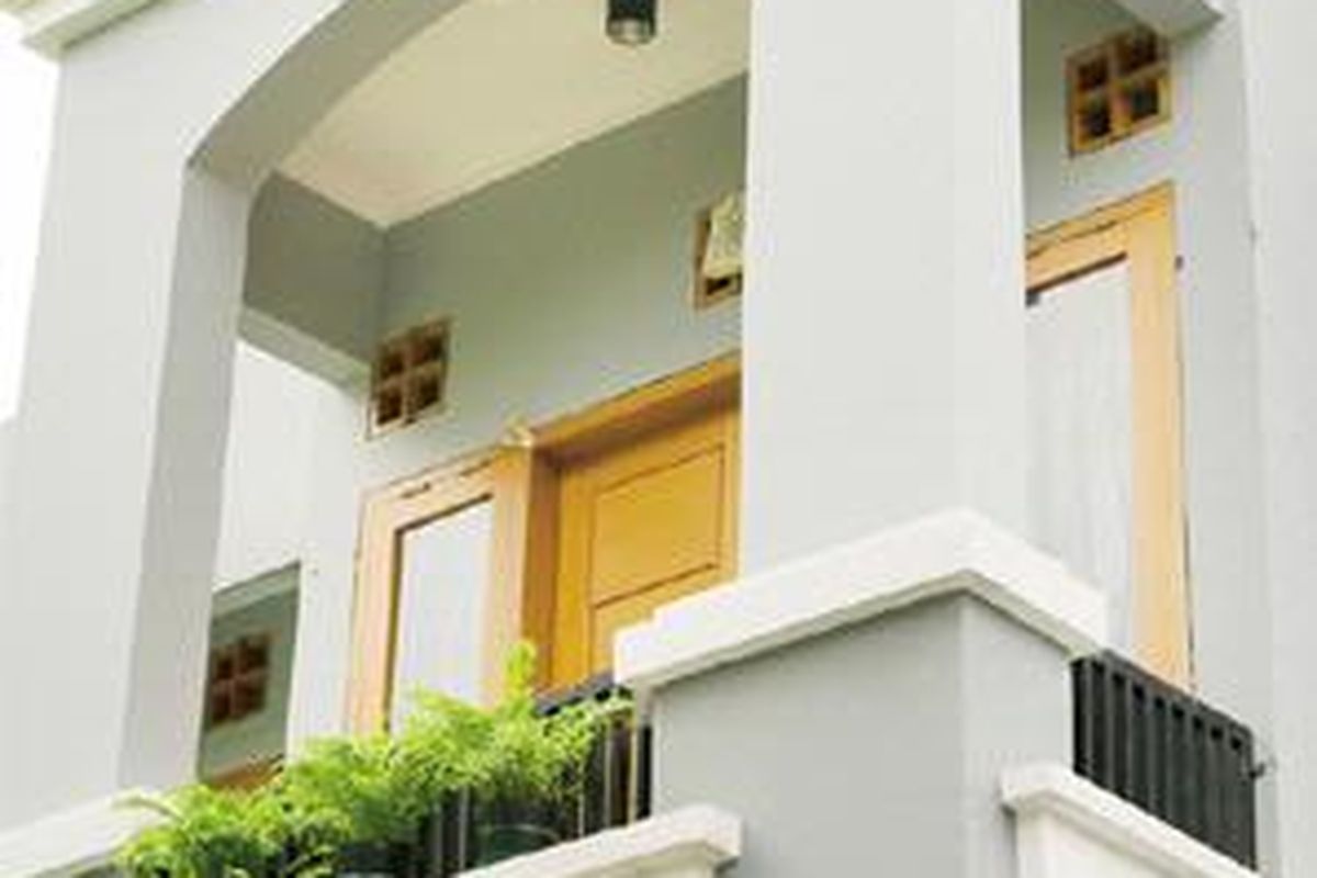 Aplikasi struktur rangka cocok untuk konstruksi balkon. Struktur ini menggunakan tiang-tiang penyalur beban. Letak tiang terdapat pada kedua sisi balkon, yang lain terbenam pada dinding.