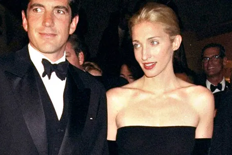 Kisah Cinta JFK Jr dan Carolyn Bessette yang Berakhir Tragis